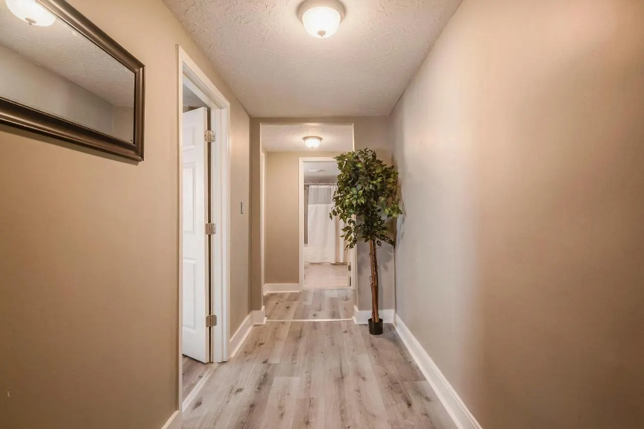 Newly Renovated 4Br Cozysuites Louisville Holiday home
