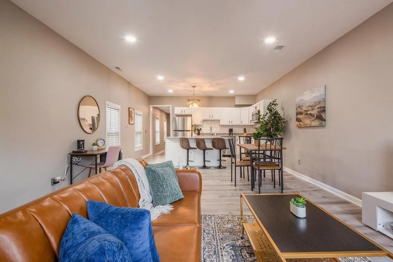 Newly Renovated 4Br Cozysuites Louisville